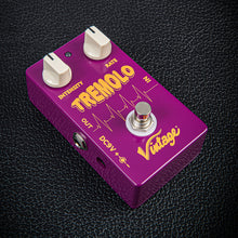 Load image into Gallery viewer, Vintage Tremolo Effects Pedal